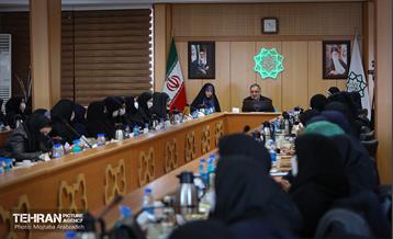 نشست شهردار با بانوان مدیر در شهرداری تهران 9