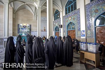 شرکت پیروز حناچی شهردار تهران در انتخابات مجلس شورای اسلامی 1
