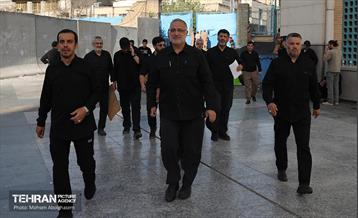 اقامه نماز بر پیکر آقای شهید ایران - 1 59