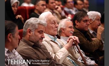 افتتاحیه مستند زمستان است 10