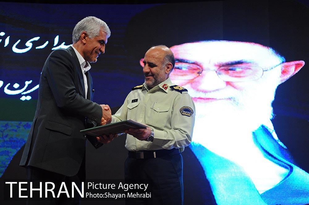 نشست مشترک شهردار تهران با فرماندهان محترم نیروی انتظامی تهران بزرگ 40