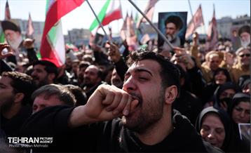 اجتماع مردم تهران در پی شهادت رهبر انقلاب - 1 50