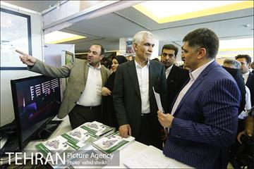 بازدید شهردار از نمایشگاه دستاوردهای معاونت توسعه منابع  انسانی شهردار تهران 8