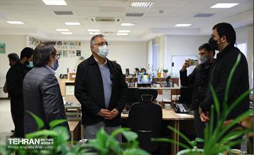 بازدید شهردار تهران از موسسه همشهری 17