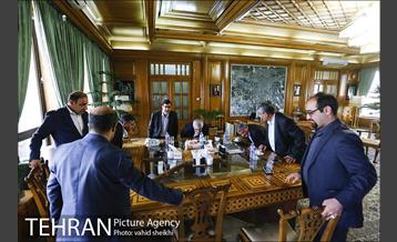 اولین جلسه محمد علی افشانی در دفتر شهردار تهران 13