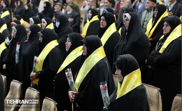 آیین تجلیل از 110 مادر و همسر شهید منطقه 20 15