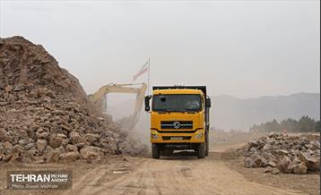 اینجا کارگاهه؛ بزرگراه شهید شوشتری 17