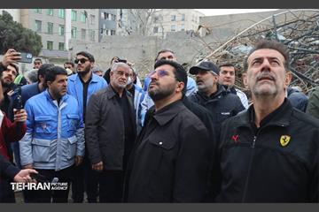 بازدید نمایندگان مجلس از نقاط آسیب دیده از جنگ در منطقه۴ 13
