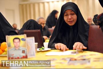 تجلیل از خانواده شهدای آتش‌نشان حادثه پلاسکو با حضور شهردار تهران 27
