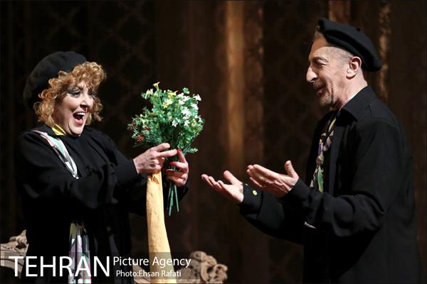 نمایش باغ آلبالو 27