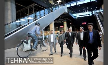 بازدید مهندس افشانی شهردار تهران از مجموعه باغ کتاب 21