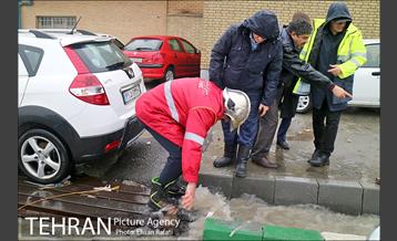 بازدید مدیران شهری از لایروبی و رسوب زدایی شبکه جمع آوری آبهای سطحی 20