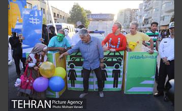 اختتامیه نمایش های خیابانی پویش از خودمان شروع کنیم 15