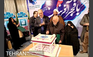 تجلیل از خانواده پنج شهید انقلاب اسلامی 18