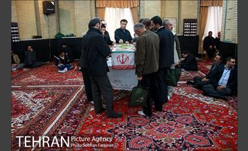 تشییع سه شهید گمنام در میدان فاطمی 3