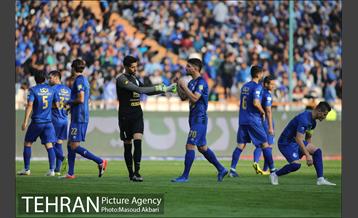 دیدار تیم های استقلال تهران و نفت آبادان  1