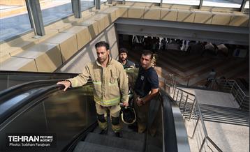 مسابقه پله‌نوردی آتش‌نشانان در برج میلاد 54