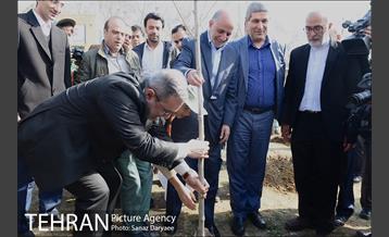 آیین درختکاری با حضور دکتر بطحایی وزیر محترم آموزش و پرورش 22