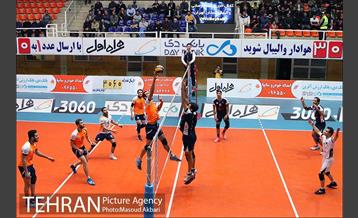 دیدار تیم های والیبال سایپا تهران و صالحین ورامین