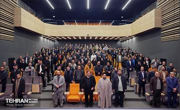 آیین تجلیل از برگزیدگان مناطق 22 گانه 62