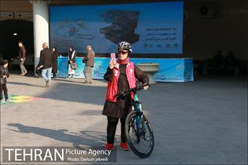 دود بدرود در ایوان انتظار 22