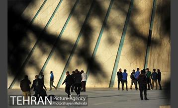 میدان آزادی 14