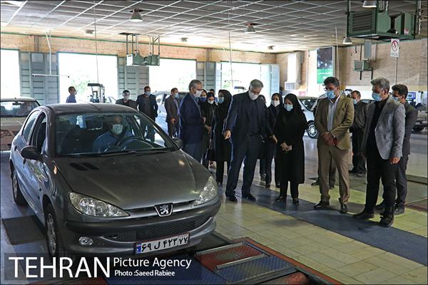 بازدید مدیرکل محیط‌زیست و‌ توسعه پایدار شهرداری تهران از مرکز معاینه فنی نیایش 14