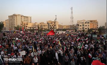 اجتماع مردمی در حمایت و تشکر از نیروهای مسلح در میدان انقلاب 8