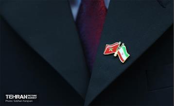 افتتاح نمایشگاه عکس ویتنام در ایستگاه مترو تجریش 32