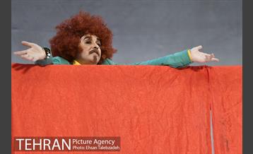 نمایش «مخ پریشون های شلم‎» 17