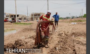 عملیات تخلیه کامل آب شهرک مسکونی پیام اهواز 18