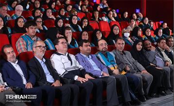 نشست مسئولان خانه‌های دوام و ایمنی مناطق ۲۲ گانه 18