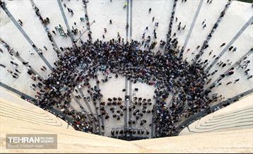 اجرای ارکستر سمفونیک تهران در میدان آزادی 19