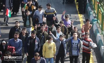 راهپیمایی ۲۲ بهمن در تهران - ۲ 25