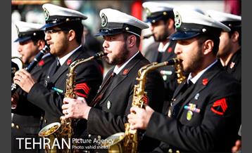 اجرای گروه موزیک به مناسبت سالگرد ورود امام خمینی (ره) 2