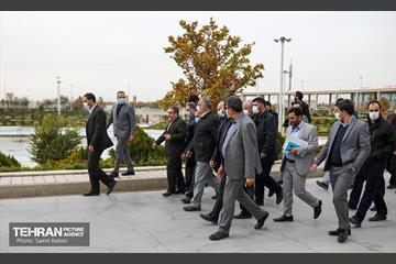 بازدید شهردار تهران از مجموعه شهر آفتاب 31