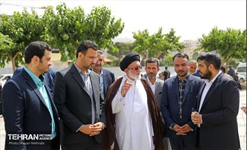 رونمایی از تندیس «خادم حرم» 15