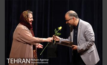 شانزدهمین جشن سالانه انجمن منتقدان و نویسندگان خانه تئاتر‎ 16