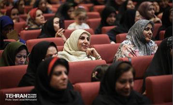 آیین گرامیداشت مقام شامخ معلم و تجلیل از معلمان نمونه منطقه ۱۷  5