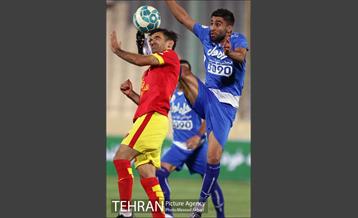 دیدار استقلال و نفت تهران در لیگ برتر فوتبال 13