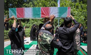 مراسم تشییع و خاکسپاری دو شهید گمنام دفاع مقدس در بوستان اندیشه 18