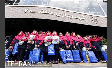 دیدار دانش آموزان کلاس اول ابتدایی با شهردار منطقه ۷ تهران 2