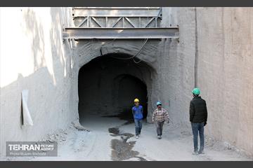 اینجا کارگاهه؛ مترو ورزشگاه تختی 49