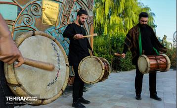 کاروان سنج و دمام زنی با حضور خادمین حرم مطهر رضوی