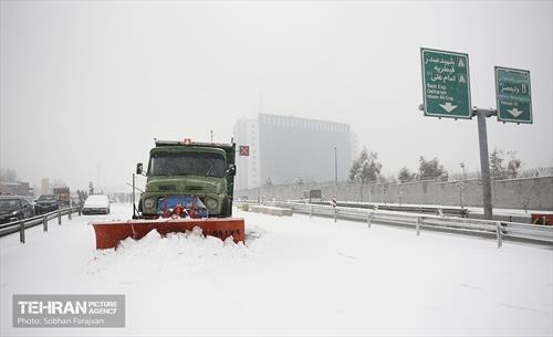 عملیات برف‌روبی در پایتخت 46