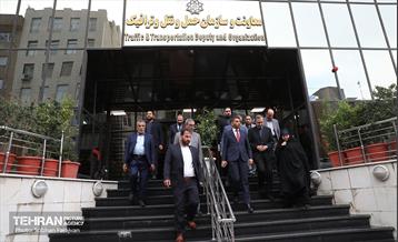 بازدید استاندار نجف اشرف از معاونت حمل و نقل و ترافیک 5