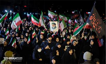 مراسم عزاداری شهادت رهبر انقلاب اسلامی در میدان شهدای هفتم تیر 19
