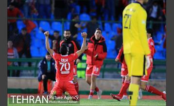 دیدار تیم های پرسپولیس و پیکان 38