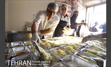 توزیع 3300 پرس غذا بین نیازمندان با کمک های مردمی 2