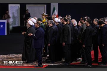 مراسم ادای احترام به پیکر رهبر شهید انقلاب با حضور سران قوا 18